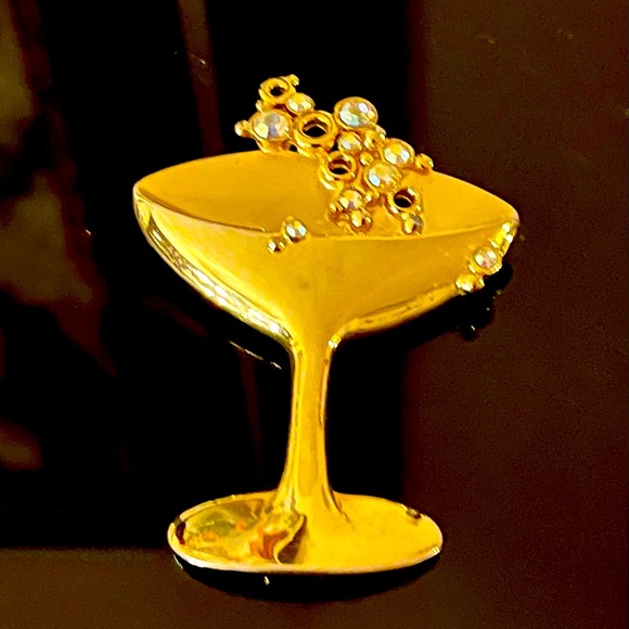 Beautiful Martini Brooch in shiny gold - Picture 1 of 1